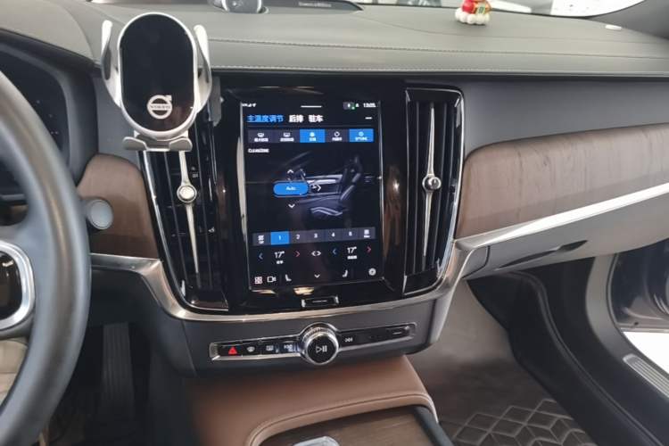 Used Volvo S90 2024 B5 Zhiyuan Luxury Edition Audio And AC Panel