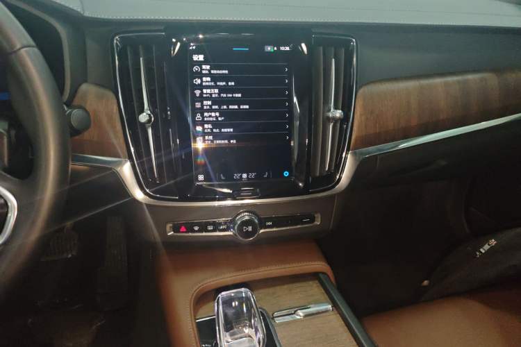 Used Volvo S90 2024 B5 Zhiyuan Luxury Edition Audio And AC Panel