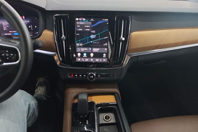 Used Volvo S90 2024 B5 Zhiyi Luxury Edition Audio And AC Panel