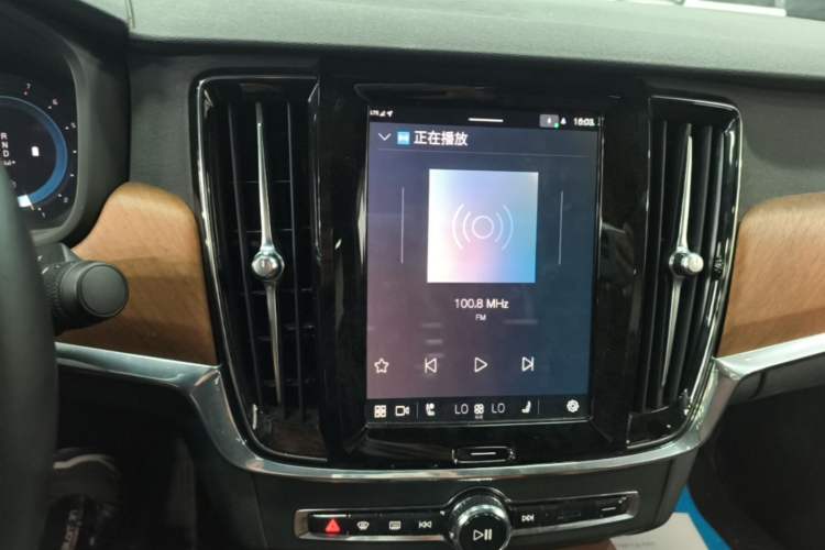 Used Volvo S90 2024 B5 Zhiyi Luxury Edition Audio And AC Panel