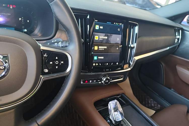 Used Volvo S90 2024 B5 Zhiyuan Luxury Edition Audio And AC Panel
