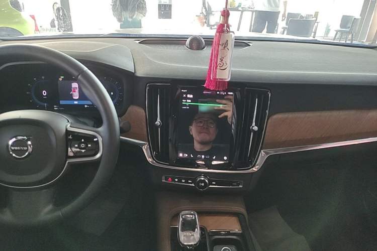 Used Volvo S90 2024 B5 Zhiyi Luxury Edition Audio And AC Panel