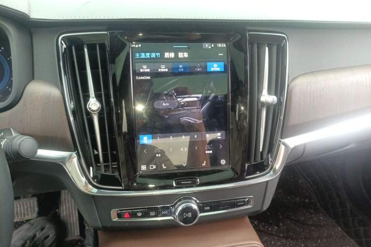 Used Volvo S90 2024 B5 Zhiyuan Luxury Edition Audio And AC Panel