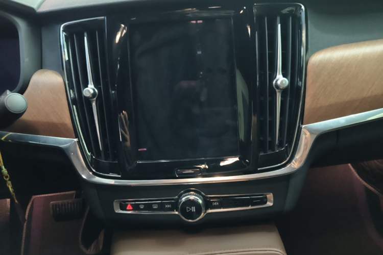 Used Volvo S90 2024 B5 Zhiyi Luxury Edition Audio And AC Panel