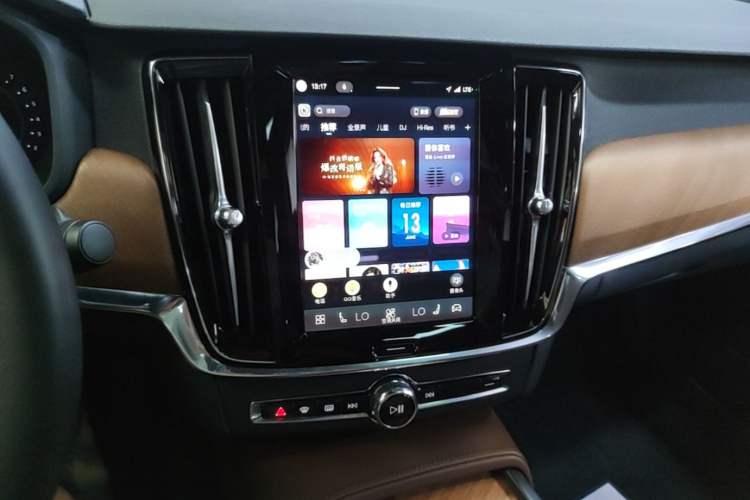 Used Volvo S90 2024 B5 Zhiyi Luxury Edition Audio And AC Panel