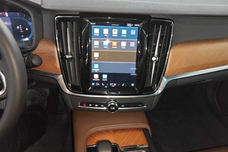 Used Volvo S90 2024 B5 Zhiyi Luxury Edition Audio And AC Panel