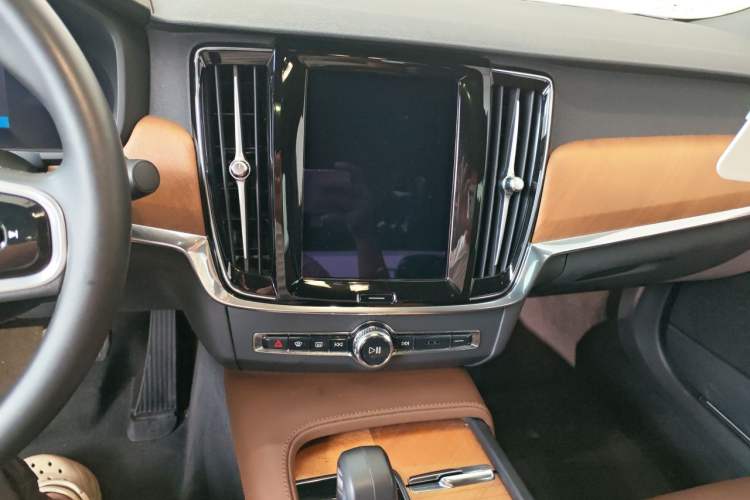 Used Volvo S90 2024 B5 Zhiyi Luxury Edition Audio And AC Panel
