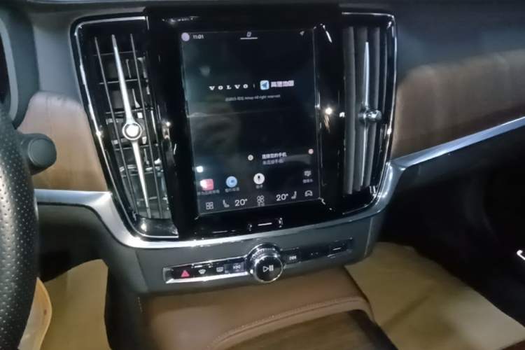 Used Volvo S90 2024 B5 Zhiyuan Luxury Edition Audio And AC Panel
