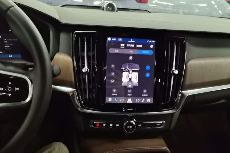 Used Volvo S90 2024 B5 Luxury Smart Edition Audio And AC Panel