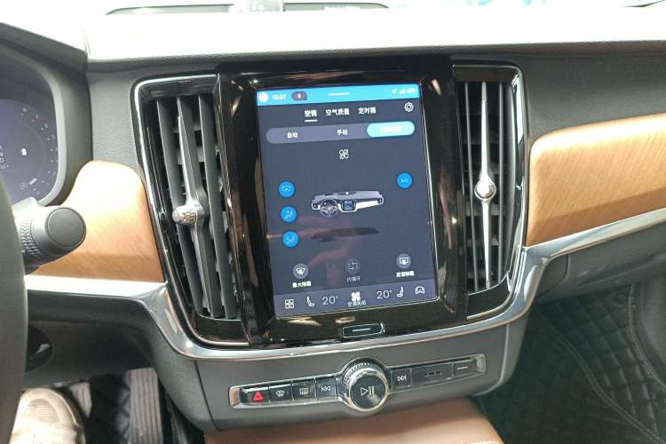 Used Volvo S90 2024 B5 Zhiyi Luxury Edition Audio And AC Panel