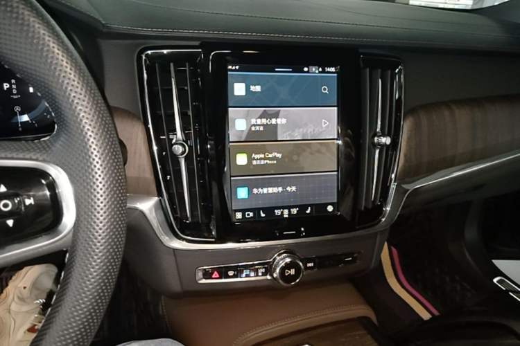 Used Volvo S90 2024 B5 Zhiyuan Luxury Edition Audio And AC Panel