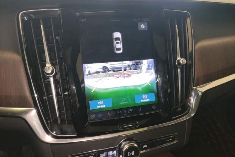 Used Volvo S90 2024 B5 Zhiyuan Luxury Edition Audio And AC Panel