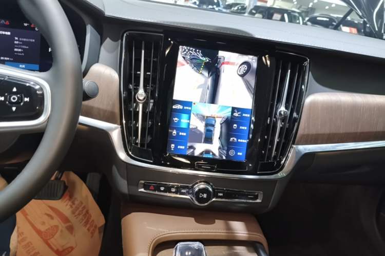 Used Volvo S90 2024 B5 Zhiyuan Luxury Edition Audio And AC Panel