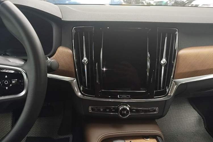 Used Volvo S90 2024 B5 Zhiyi Luxury Edition Audio And AC Panel