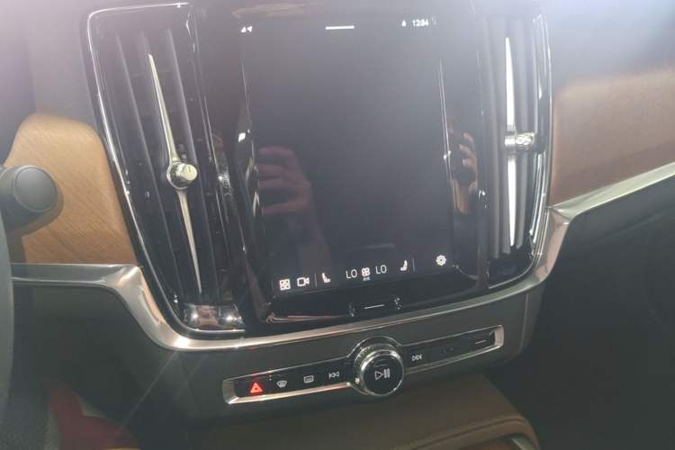 Used Volvo S90 2024 B5 Zhiyi Luxury Edition Audio And AC Panel