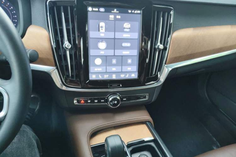 Used Volvo S90 2024 B5 Zhiyi Luxury Edition Audio And AC Panel