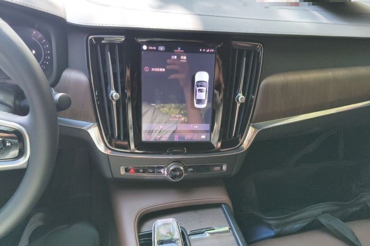 Used Volvo S90 2024 B5 Zhiyuan Luxury Edition Audio And AC Panel