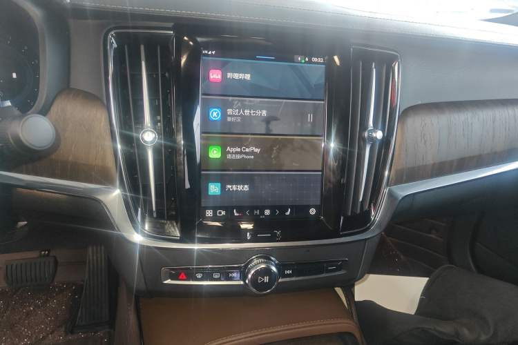 Used Volvo S90 2024 B5 Zhiyuan Luxury Edition Audio And AC Panel