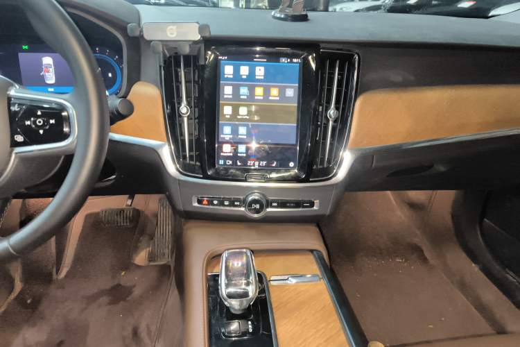 Used Volvo S90 2024 B5 Zhiyi Luxury Edition Audio And AC Panel