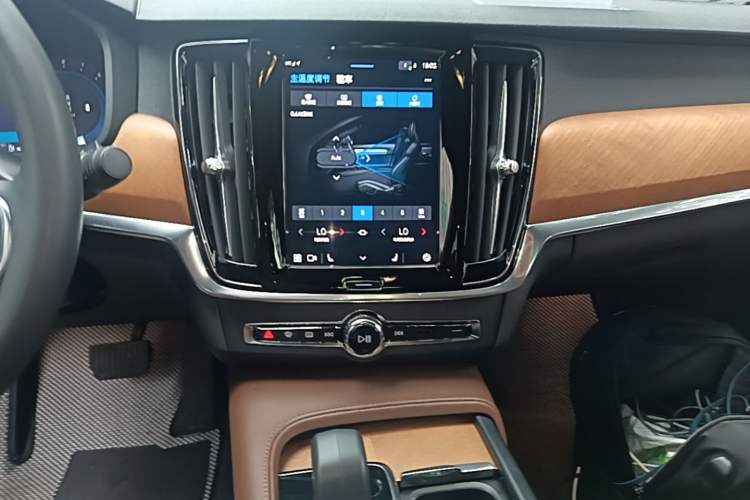 Used Volvo S90 2024 B5 Zhiyi Luxury Edition Audio And AC Panel