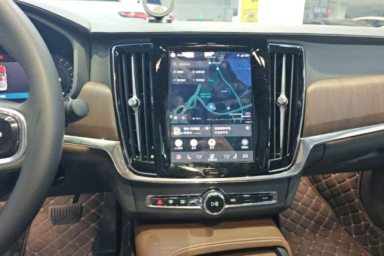 Used Volvo S90 2024 B5 Zhiyuan Luxury Edition Audio And AC Panel