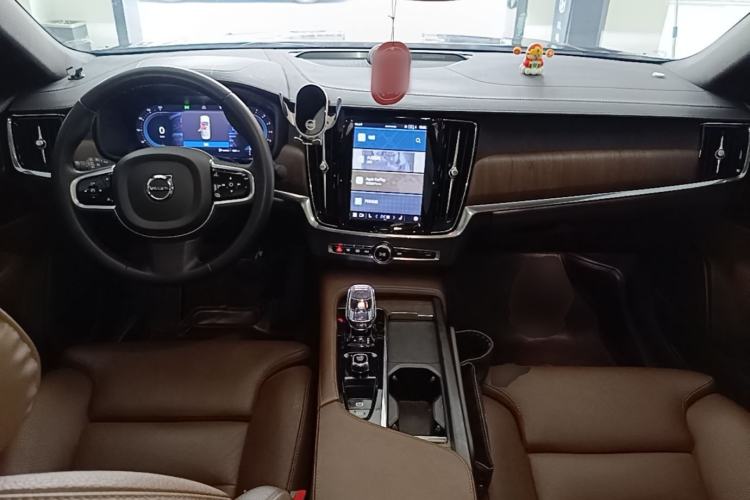 Used Volvo S90 2024 B5 Zhiyuan Luxury Edition Center Console