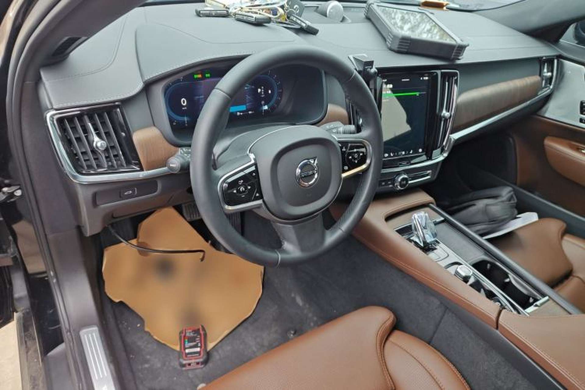 Used Volvo S90 2024 B5 Luxury Smart Edition Center Console