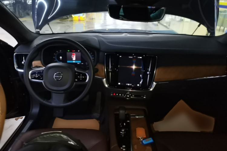 Used Volvo S90 2024 B5 Zhiyi Luxury Edition Center Console