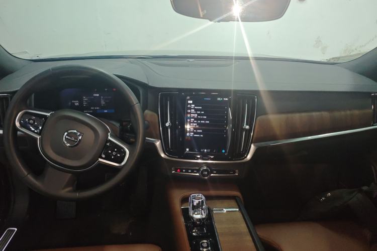 Used Volvo S90 2024 B5 Zhiyuan Luxury Edition Center Console