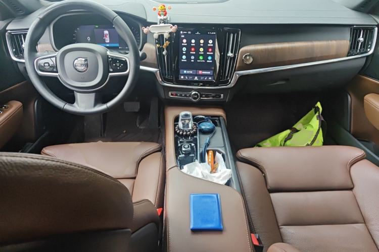 Used Volvo S90 2024 B5 Zhiyuan Luxury Edition Center Console