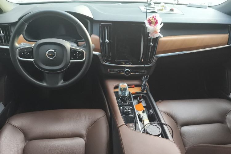 Used Volvo S90 2024 B5 Zhiyi Luxury Edition Center Console