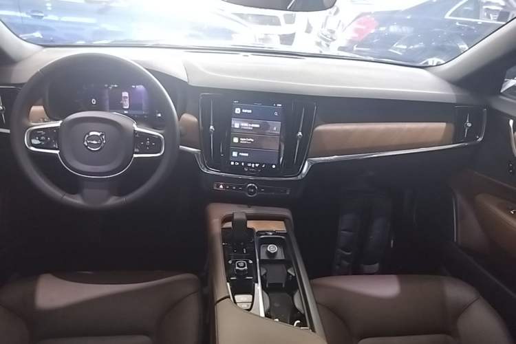 Used Volvo S90 2024 B5 Zhiyi Luxury Edition Center Console