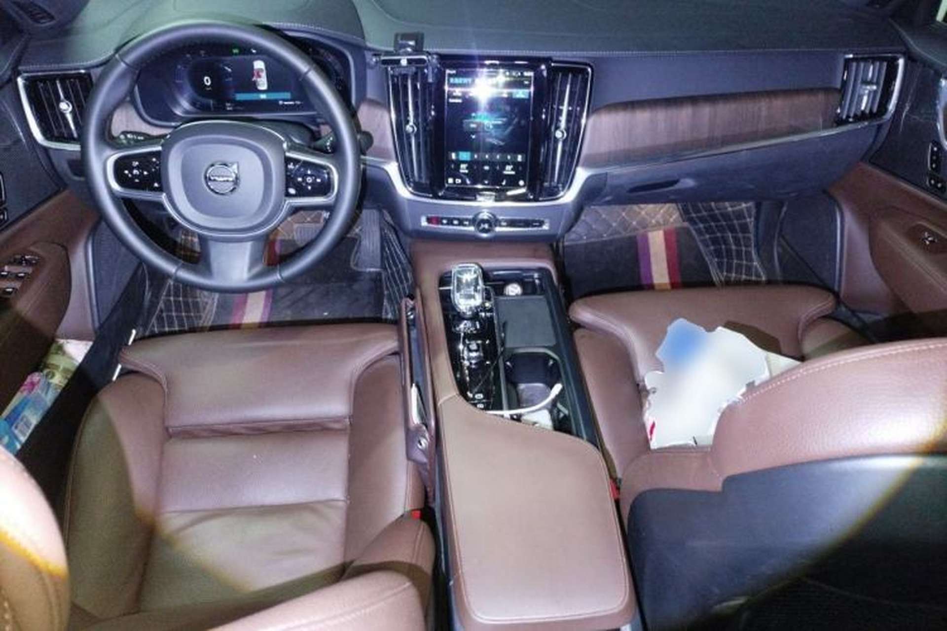 Used Volvo S90 2024 B5 Zhiyuan Luxury Edition Center Console