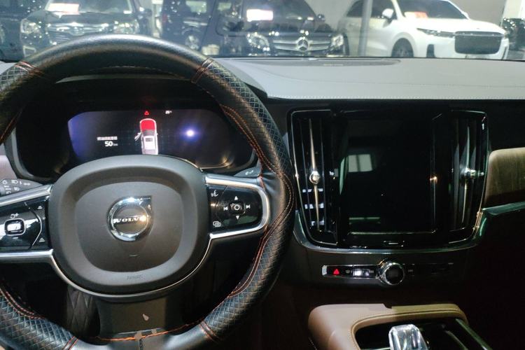 Used Volvo S90 2024 B5 Zhiyuan Luxury Edition Center Console