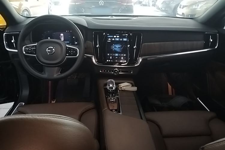 Used Volvo S90 2024 B5 Zhiyuan Luxury Edition Center Console
