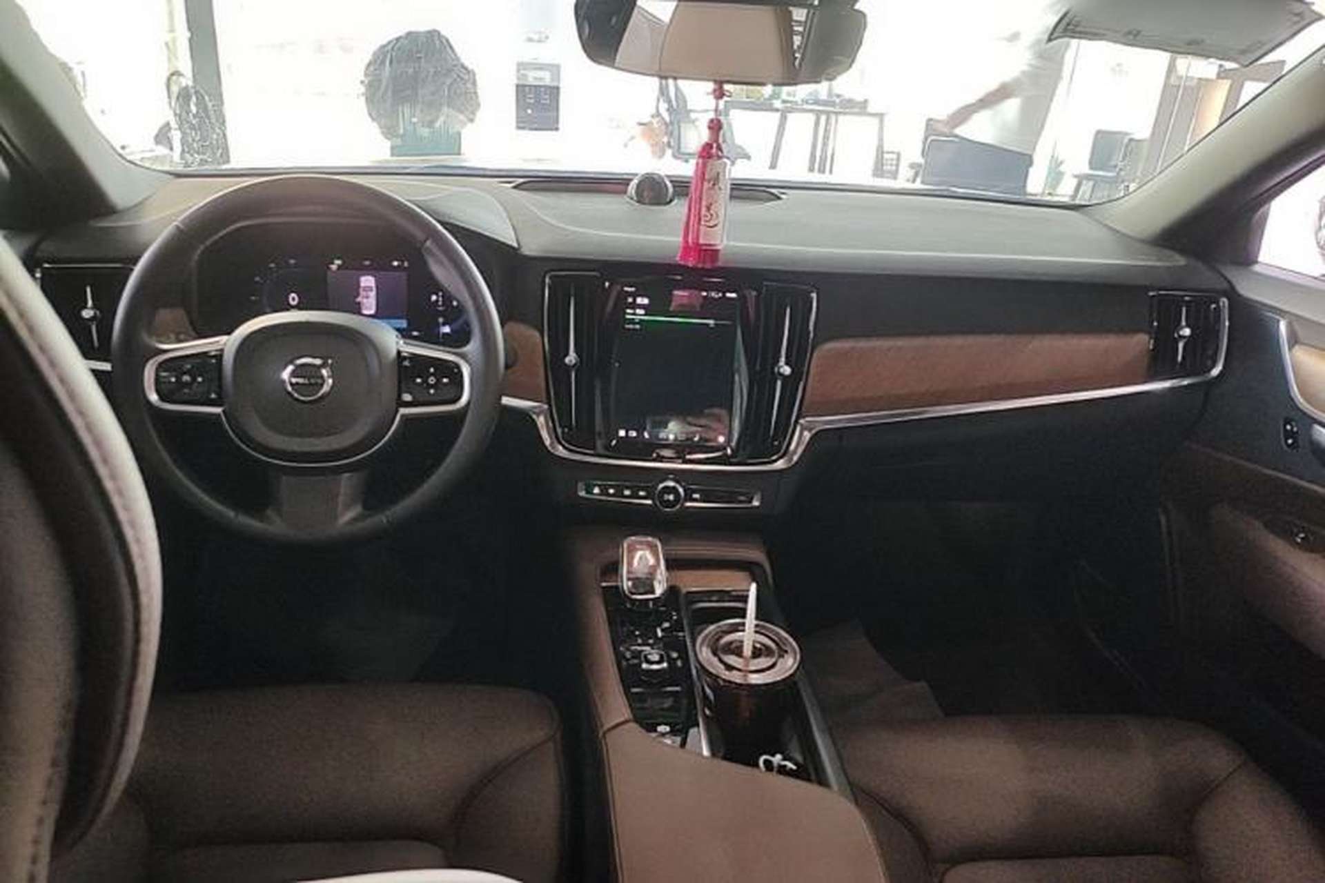 Used Volvo S90 2024 B5 Zhiyi Luxury Edition Center Console