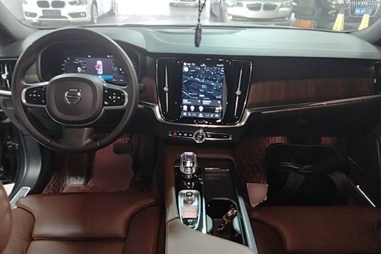 Used Volvo S90 2024 B5 Zhiyuan Luxury Edition Center Console