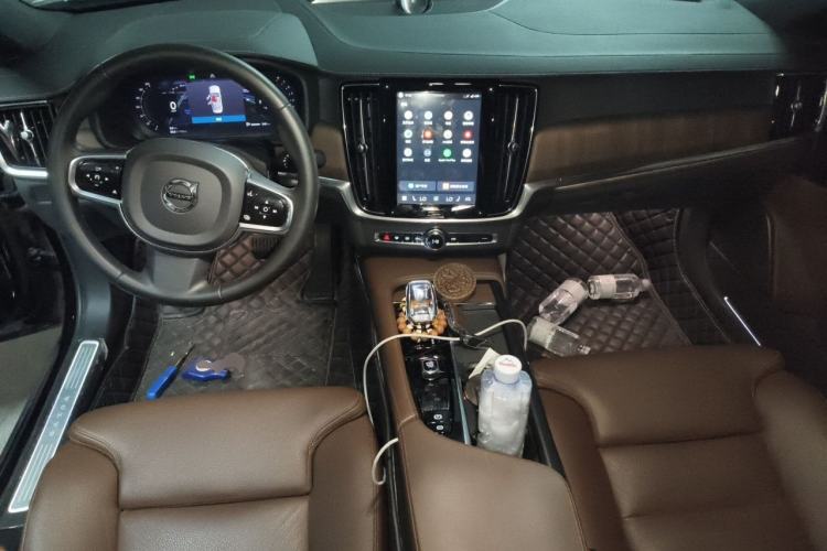 Used Volvo S90 2024 B5 Zhiyuan Luxury Edition Center Console