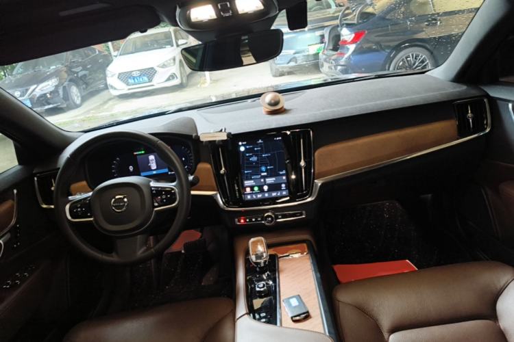 Used Volvo S90 2024 B5 Zhiyi Luxury Edition Center Console
