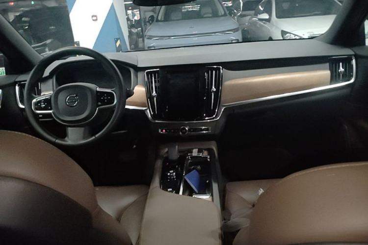 Used Volvo S90 2024 B5 Zhiyi Luxury Edition Center Console