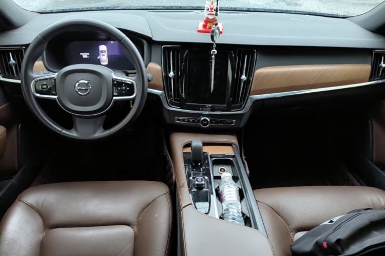 Used Volvo S90 2024 B5 Zhiyi Luxury Edition Center Console