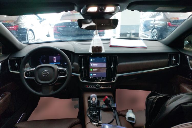 Used Volvo S90 2024 B5 Zhiyuan Luxury Edition Center Console