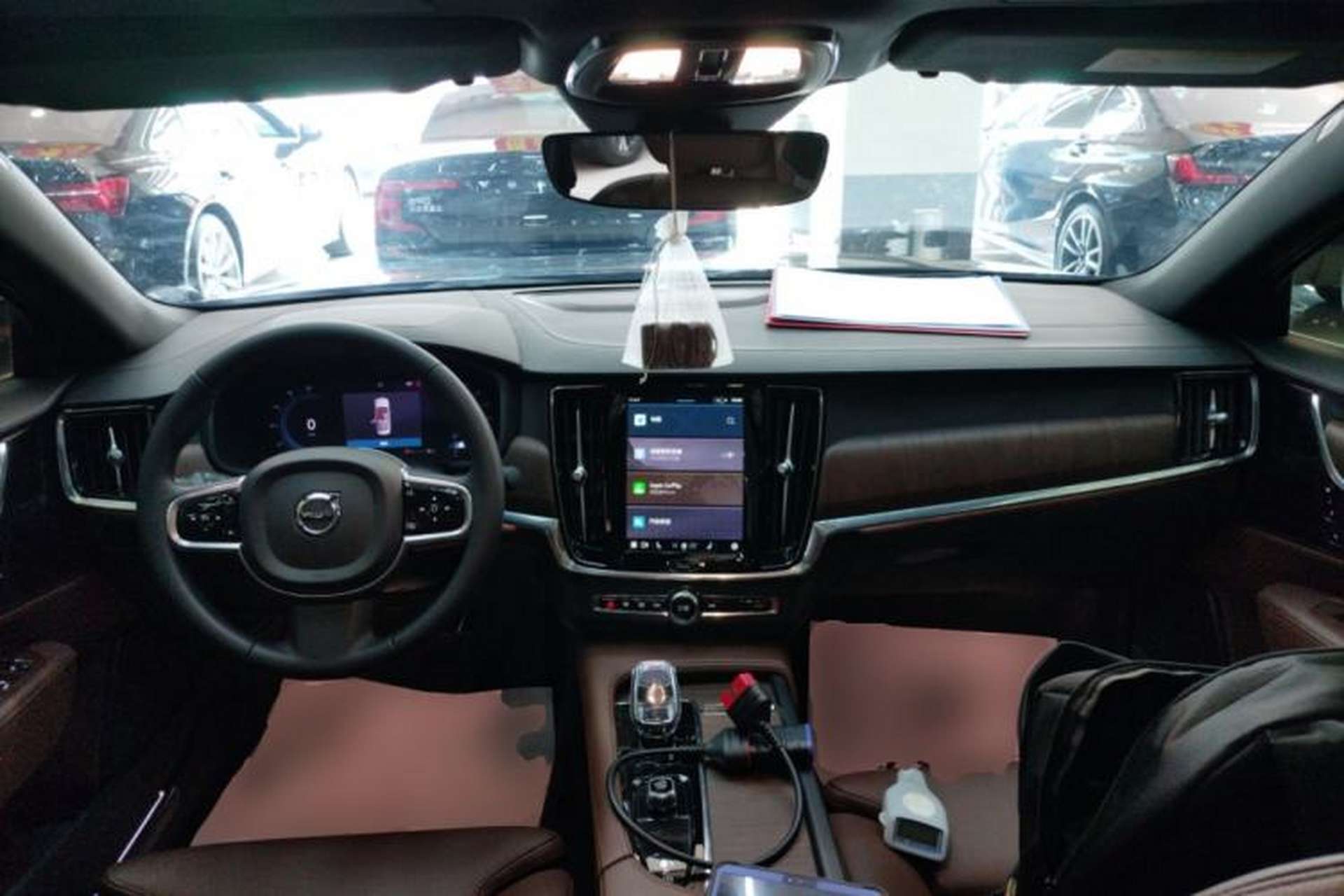 Used Volvo S90 2024 B5 Zhiyuan Luxury Edition Center Console