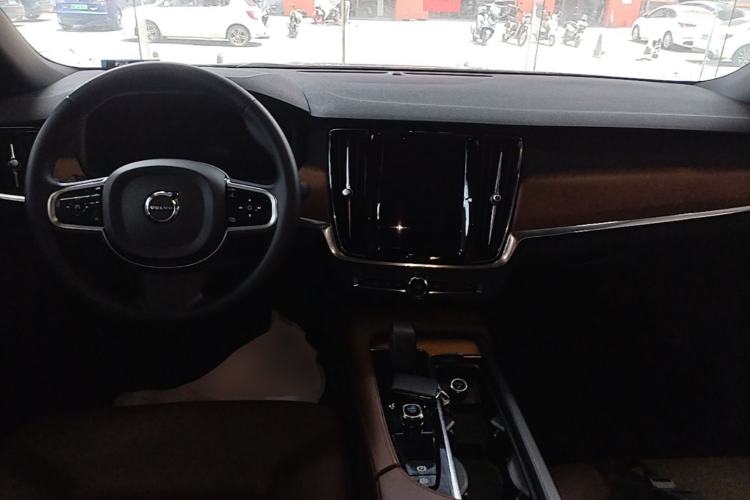 Used Volvo S90 2024 B5 Zhiyi Luxury Edition Center Console