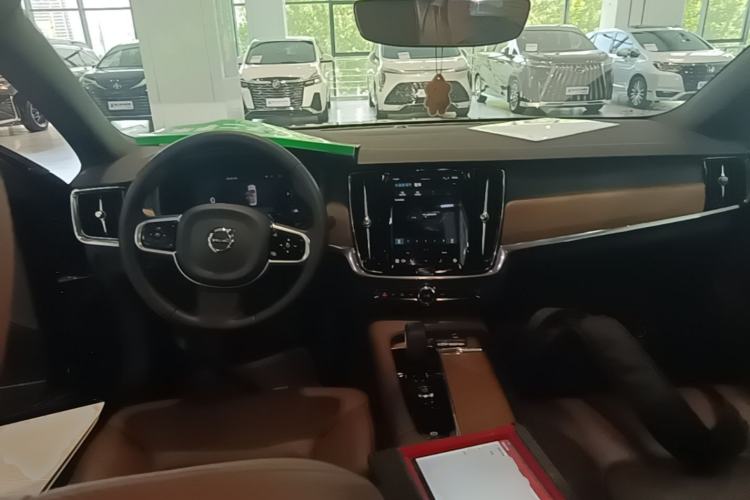 Used Volvo S90 2024 B5 Zhiyi Luxury Edition Center Console