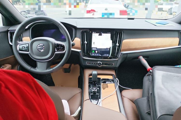 Used Volvo S90 2024 B5 Zhiyi Luxury Edition Center Console