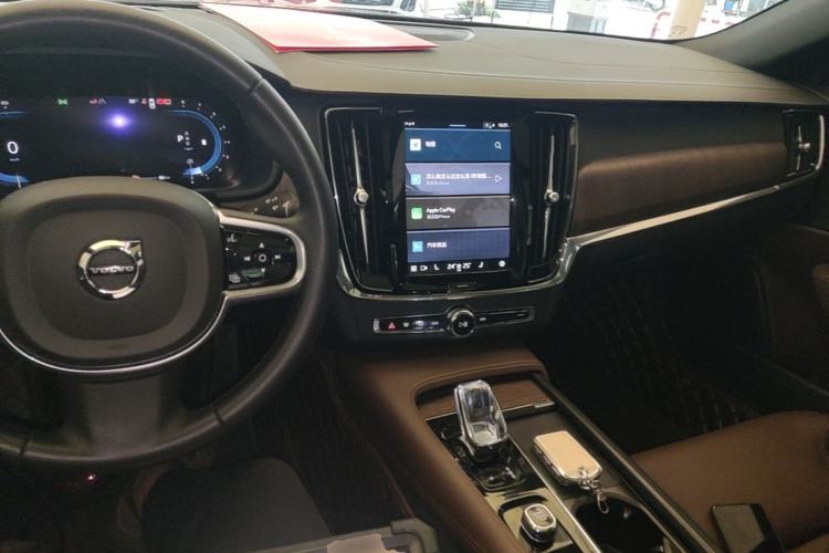 Used Volvo S90 2024 B5 Zhiyuan Luxury Edition Center Console