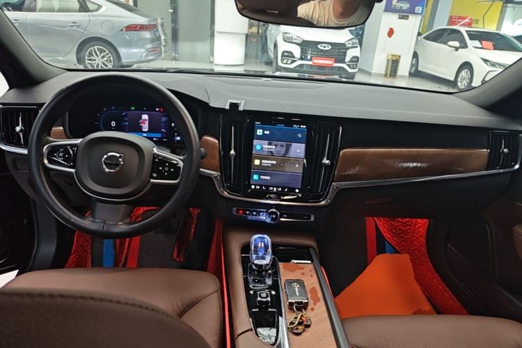 Used Volvo S90 2024 B5 Zhiyi Luxury Edition Center Console