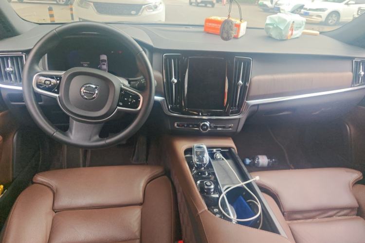 Used Volvo S90 2024 B5 Zhiyuan Luxury Edition Center Console
