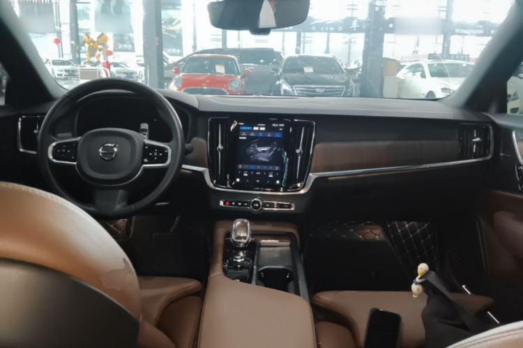 Used Volvo S90 2024 B5 Zhiyuan Luxury Edition Center Console
